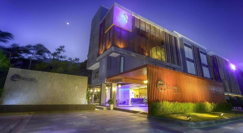 Escape Resort